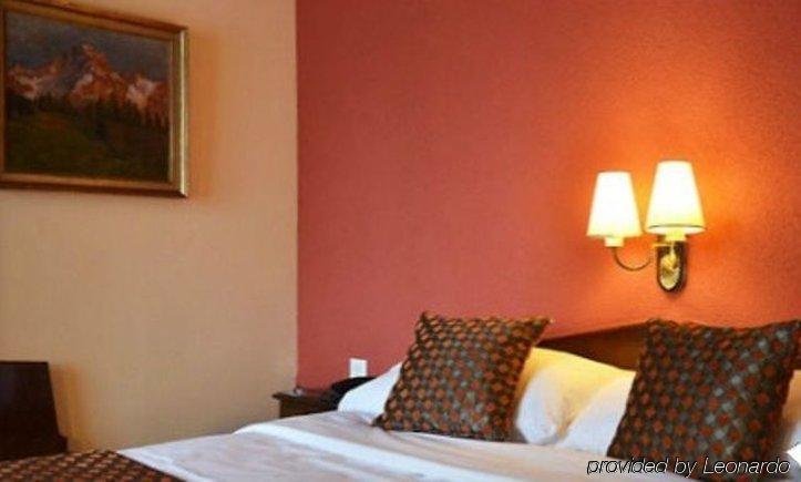Hotel Athmos La Chaux De Fonds Quarto foto